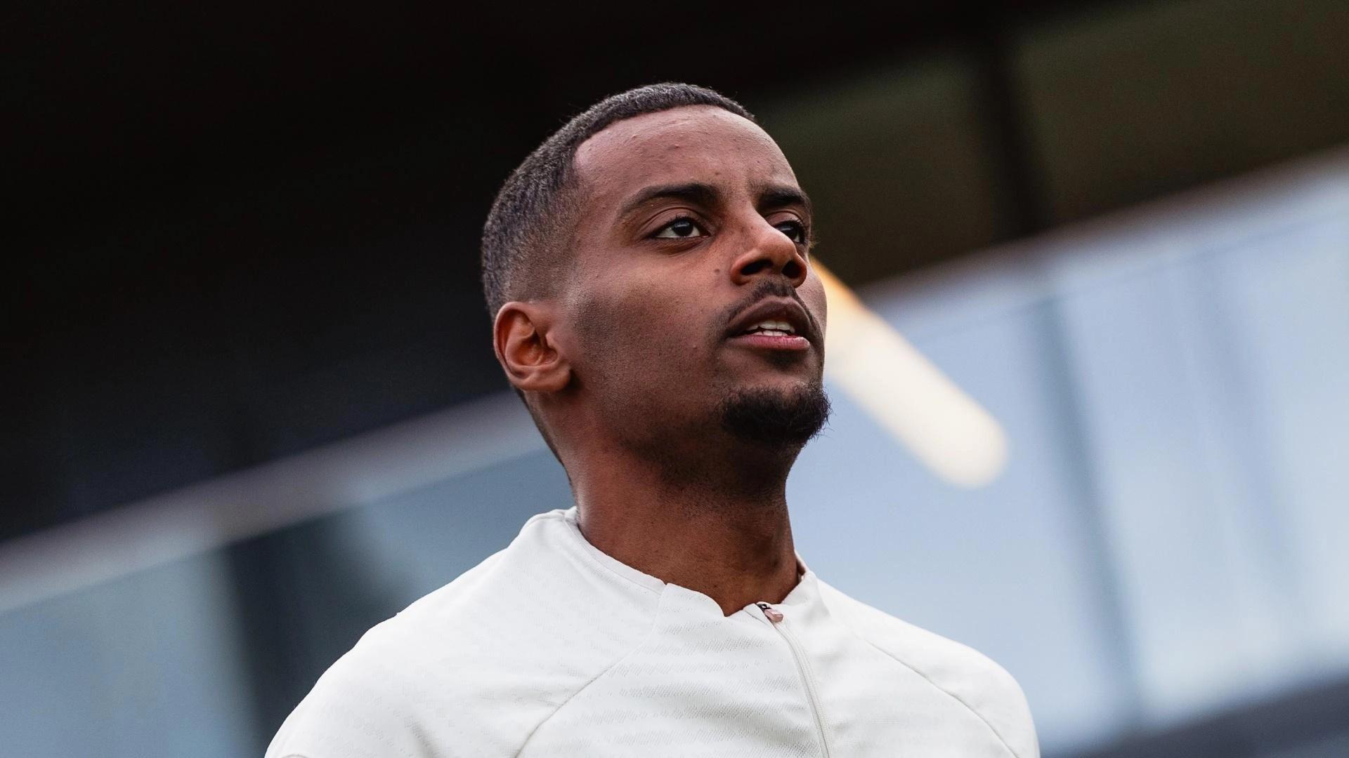 2026世界杯客户端更新-好消息，斯洛特：伊萨克将于周四回归合练